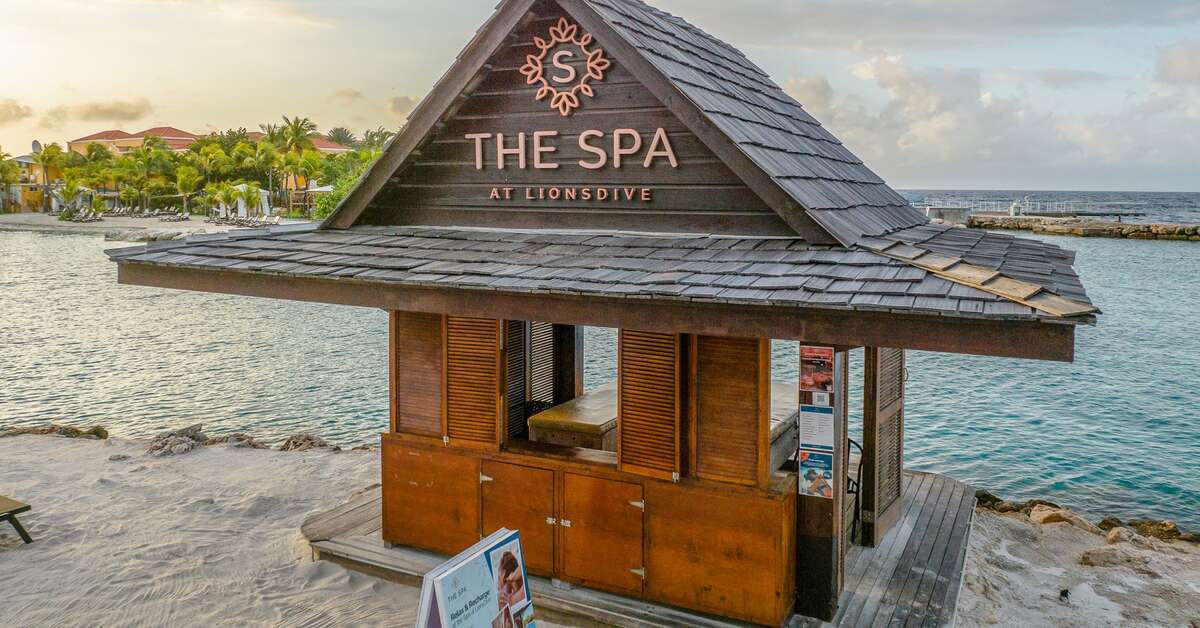 Een foto van LionsDive Beach Resort