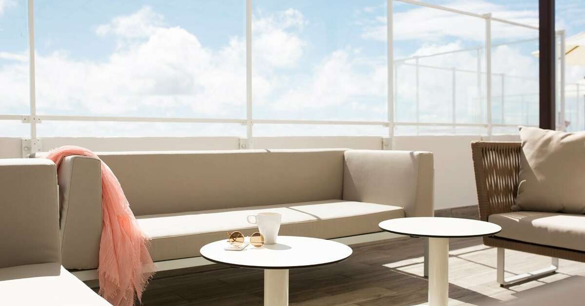 Een foto van het terras bij Hotel Coral Ocean View
