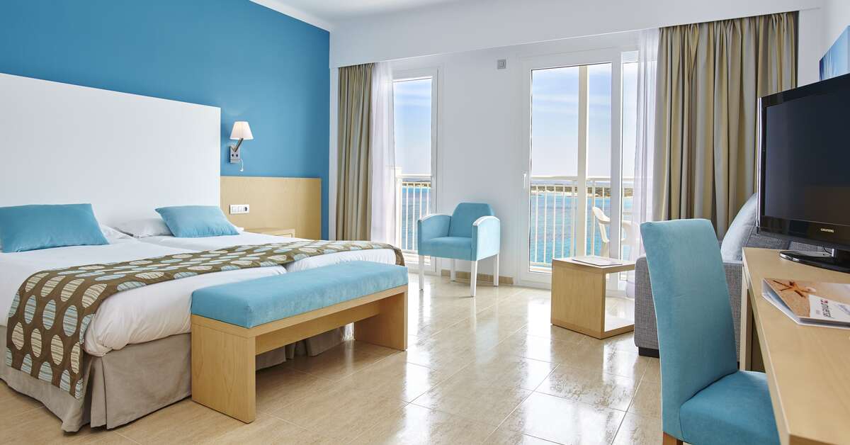 Een foto van het strand bij Universal Hotel Marques