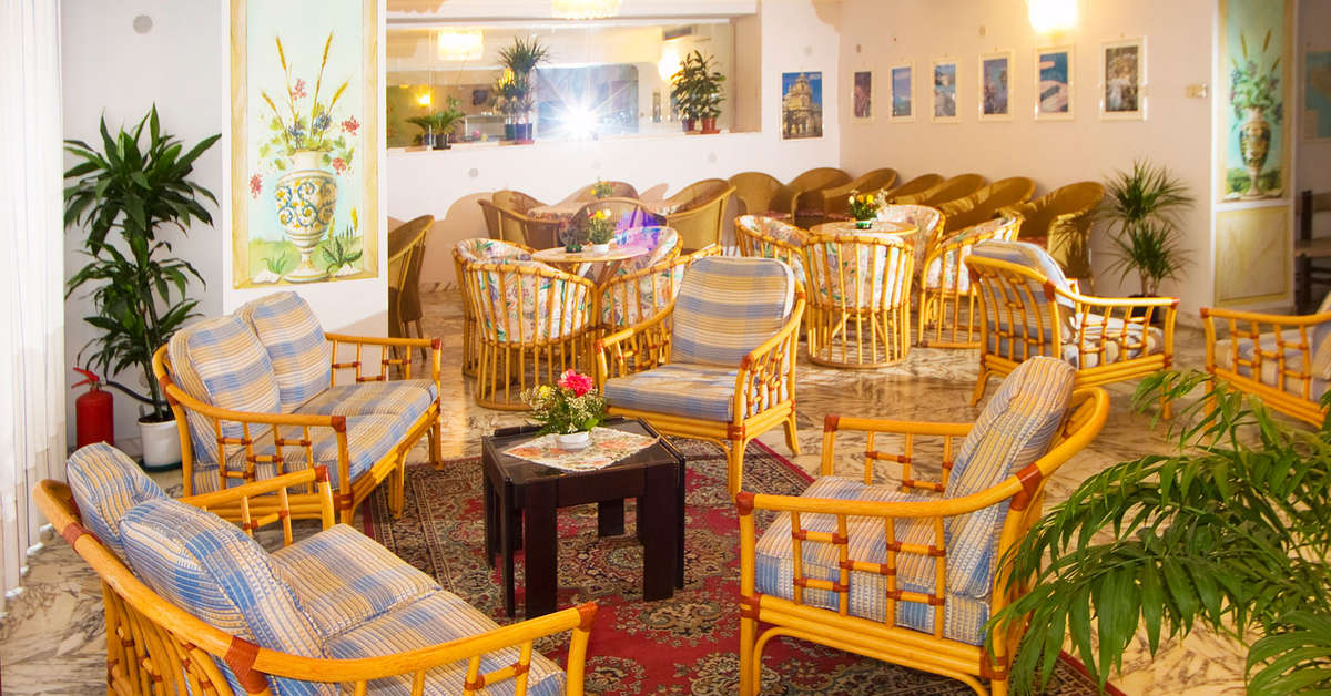 Een foto van het interieur van Arathena Rocks Hotel