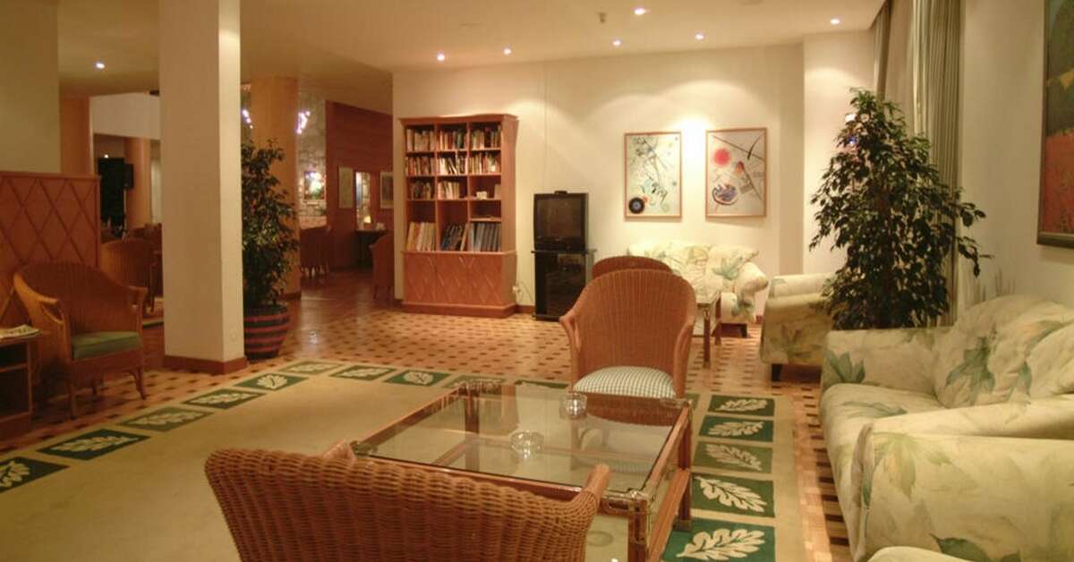 Een foto van het interieur van Pestana Ocean Bay