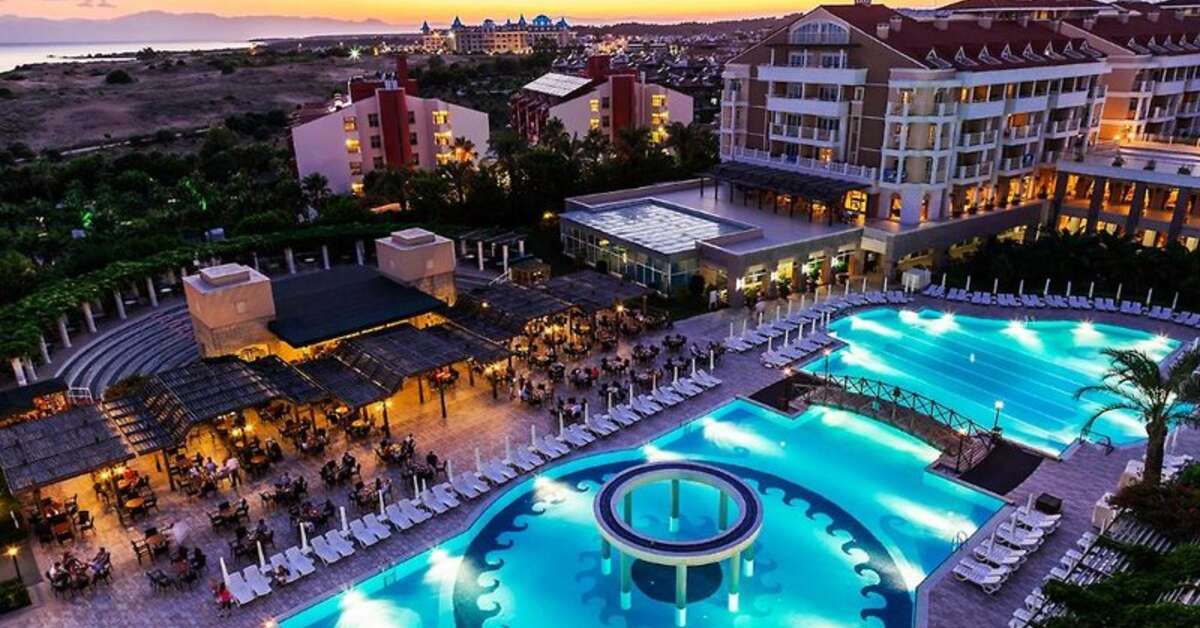 Ein Foto vom Pool im Trendy Aspendos Beach