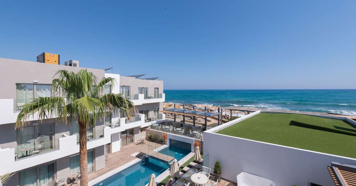 Een foto van het zwembad bij Hotel Cactus Bay