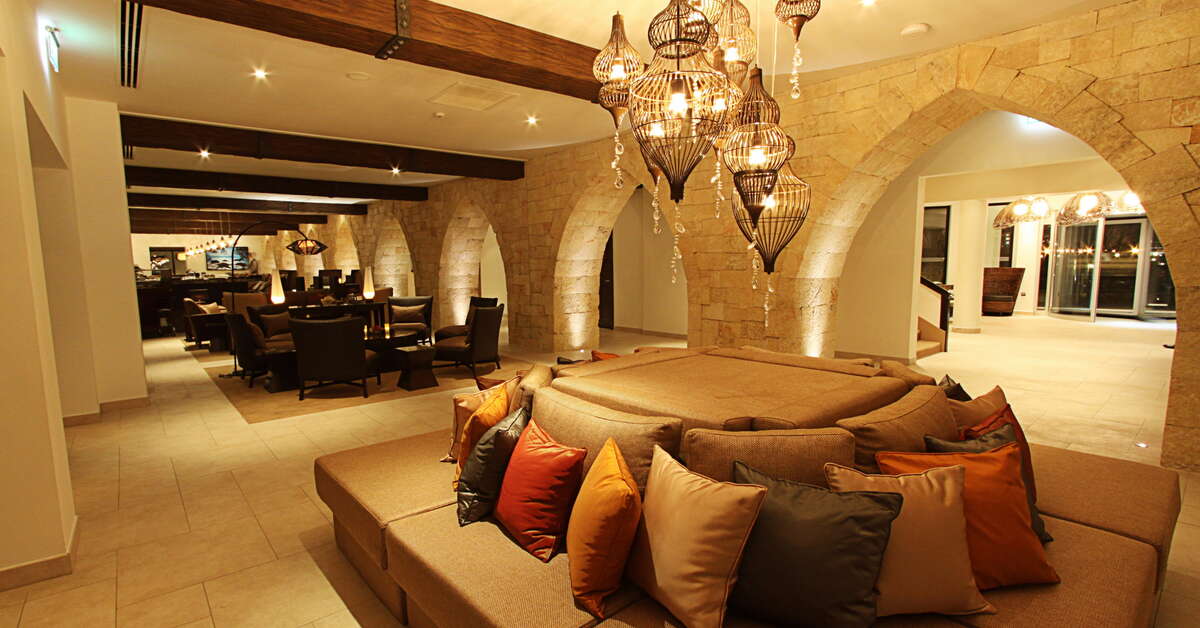 Een foto van het interieur van Arkin Palm Beach Hotel