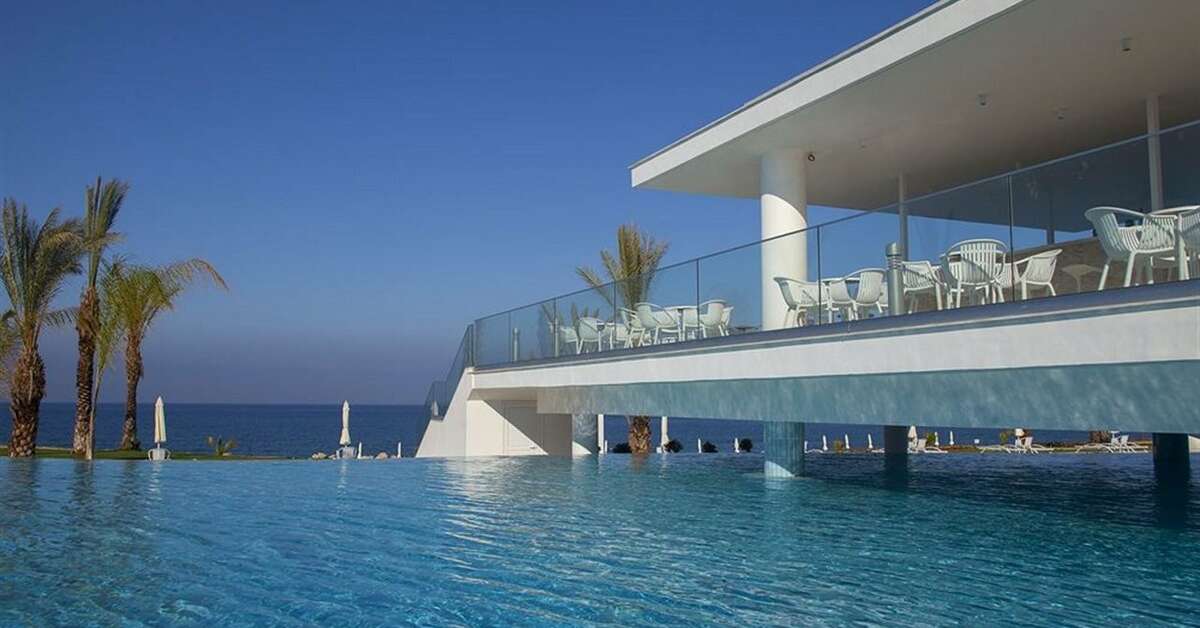 Een foto van The King Evelthon Beach Hotel & Resort