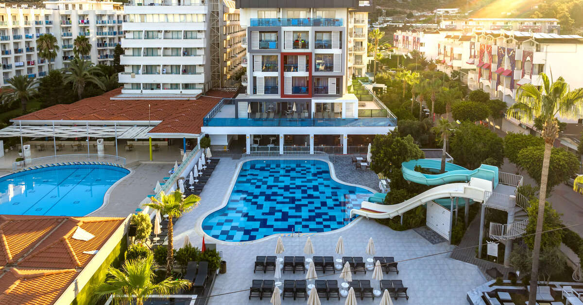 Een foto van het zwembad bij White City Beach Hotel