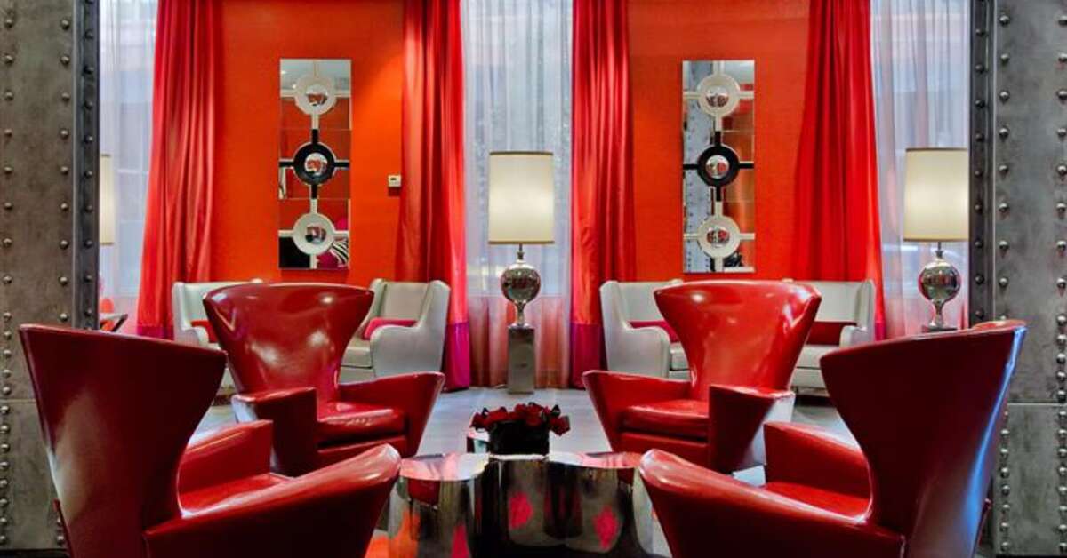 Een foto van het interieur van Ameritania Hotel