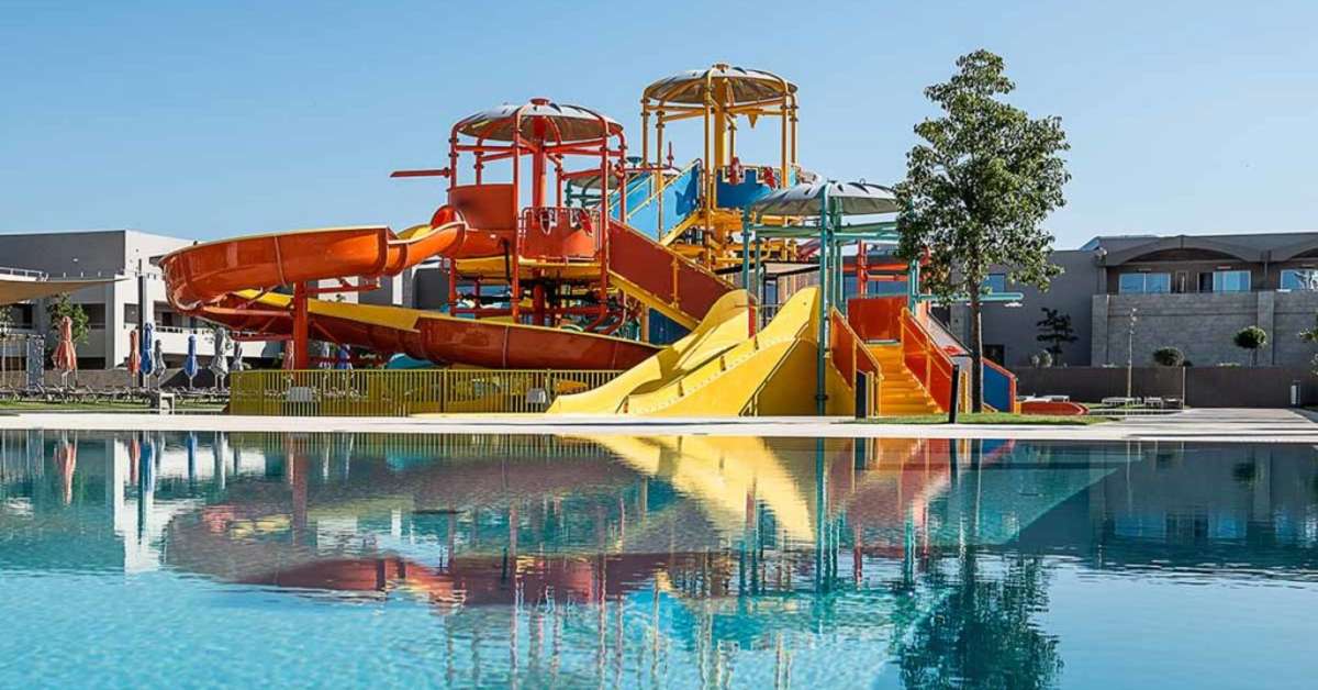 Een foto van het zwembad bij Euphoria Resort