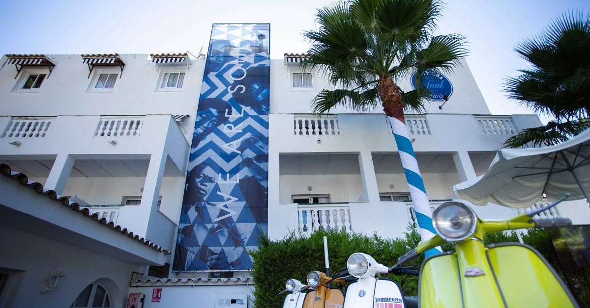Een foto van de buitenkant van Hotel La Concha Soul