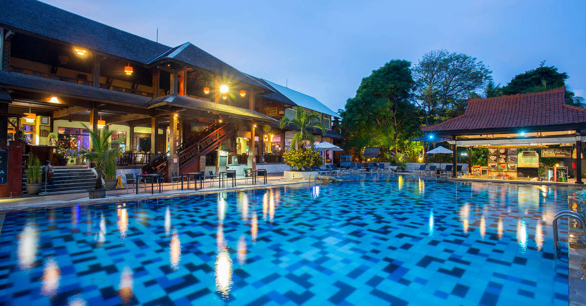 Een foto van het zwembad bij Grand Istana Rama Hotel