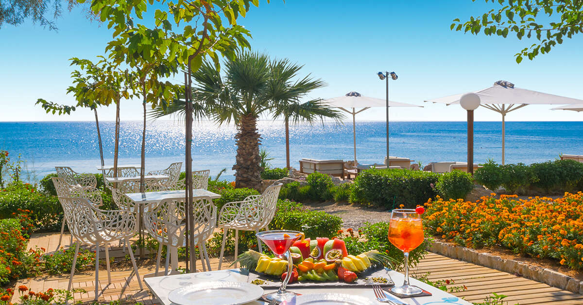 Ein Foto von der Terrasse im Elysium Resort & Spa
