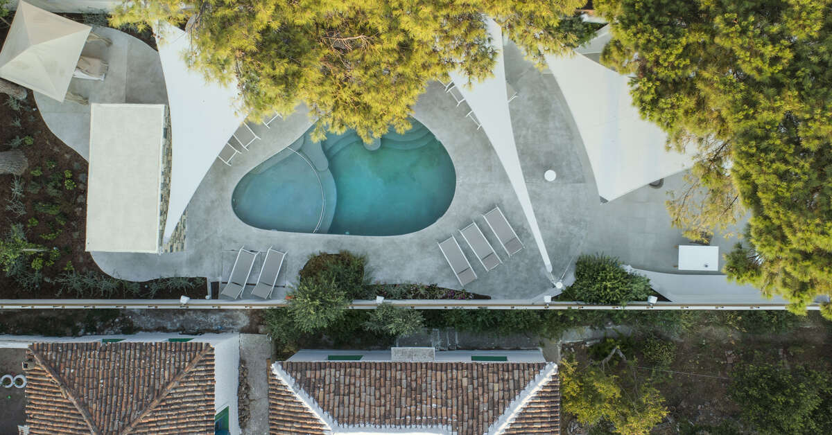 Een foto van het zwembad bij Samian Mare Hotel Suites & Spa