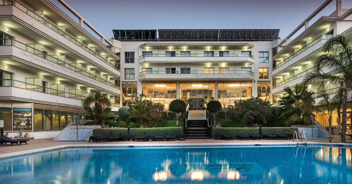 Een foto van het zwembad bij Sun Palace Albir