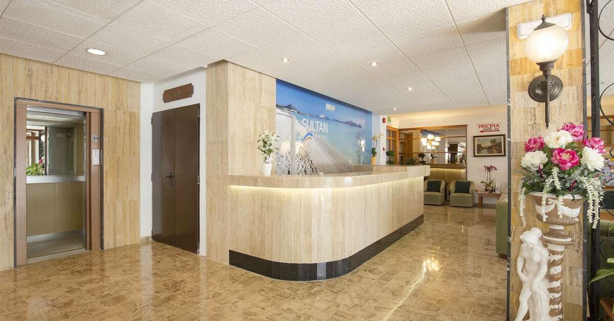Een foto van het interieur van Sultan Hotel