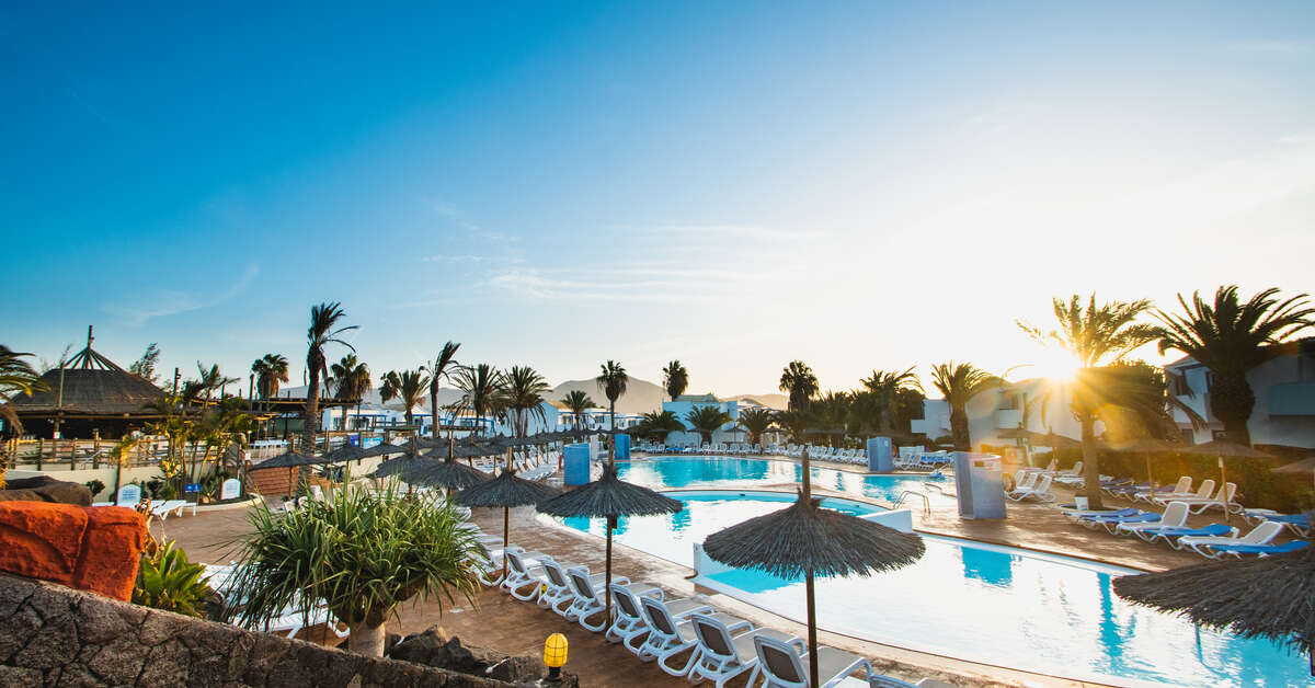Een foto van het zwembad bij HL Aparthotel Paradise Island