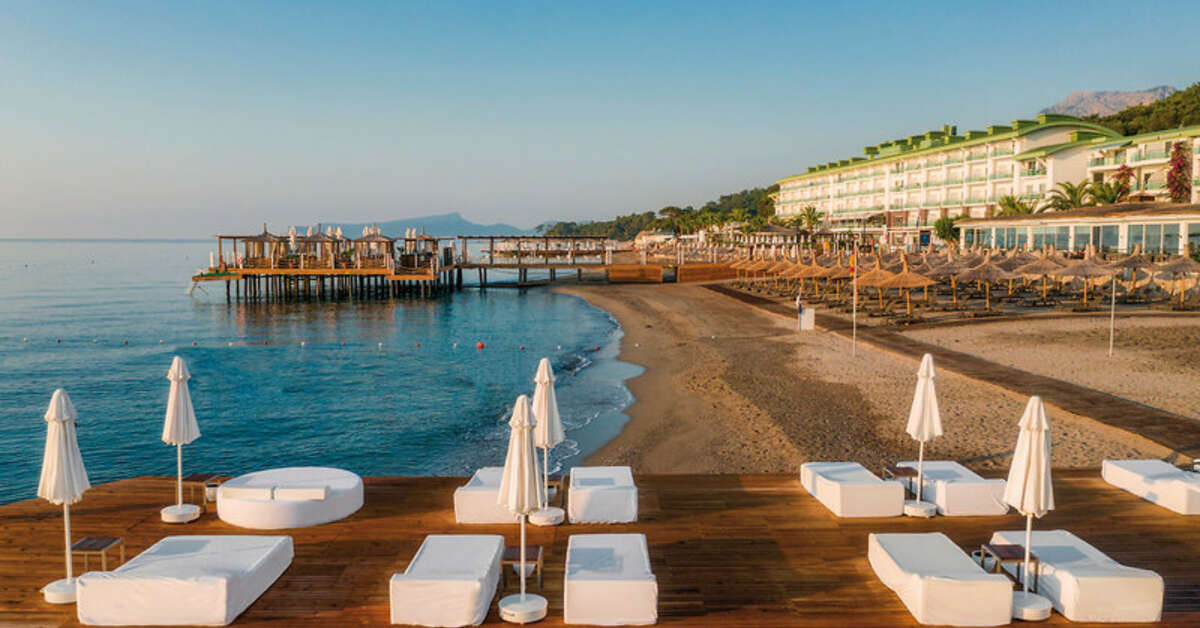 Een foto van het terras bij Corendon Playa Kemer