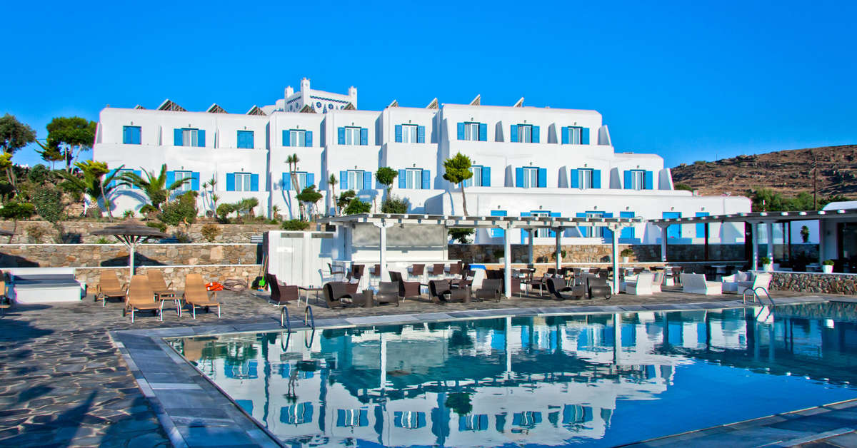 Een foto van het zwembad bij Yiannaki Hotel