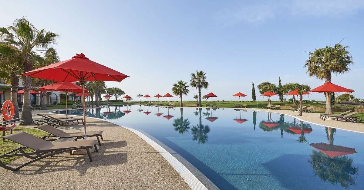 Een foto van het zwembad bij Cascade Resort Algarve