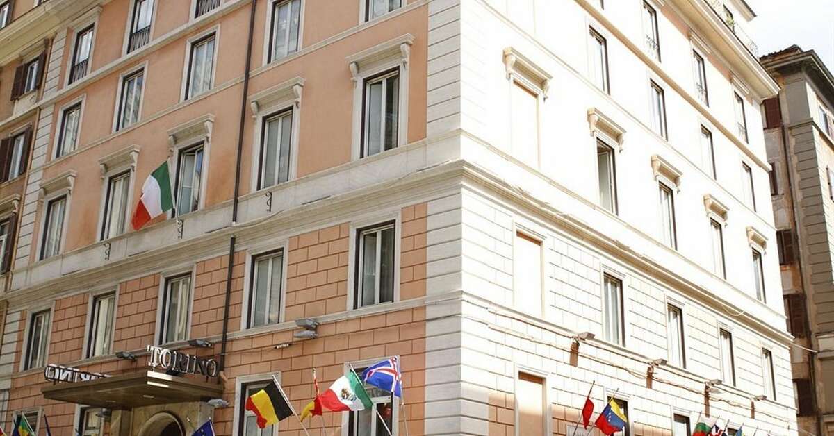 Een foto van de buitenkant van Hotel Torino
