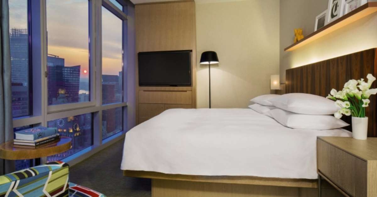 Ein Foto Fifty Hotel & Suites by Affinia