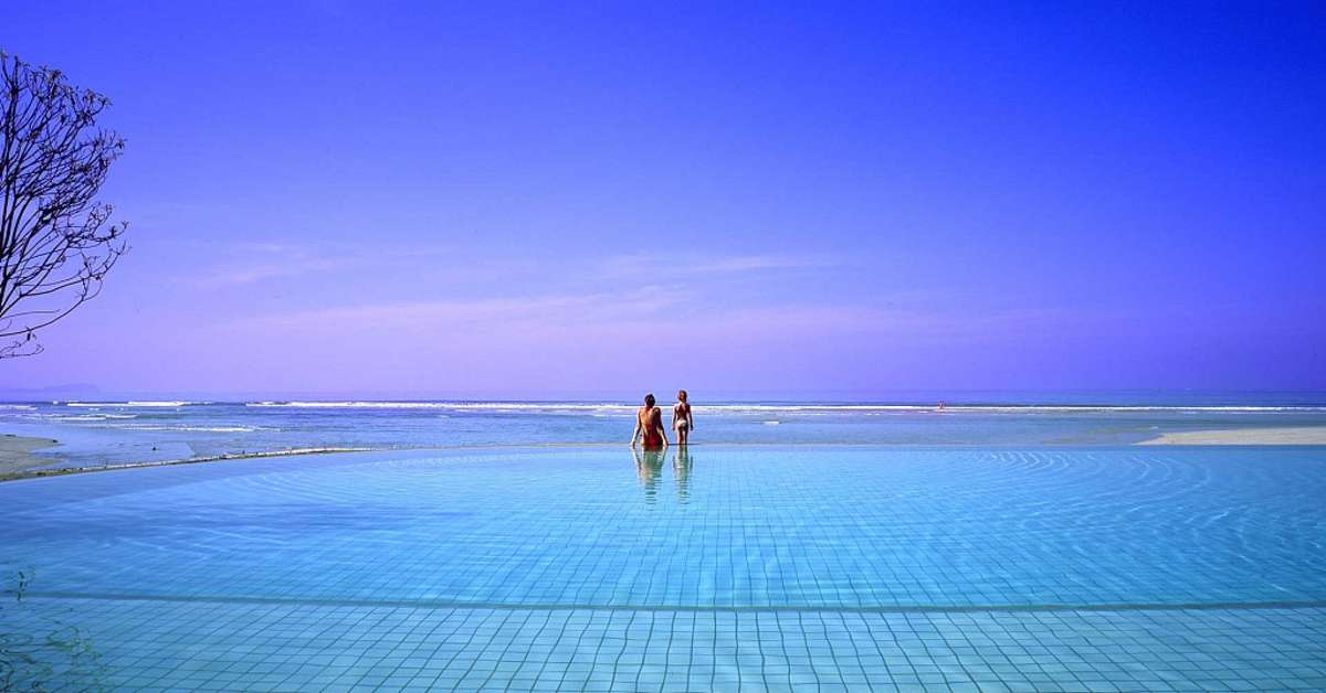 Een foto van het zwembad bij Apsara Beachfront Resort & Villa