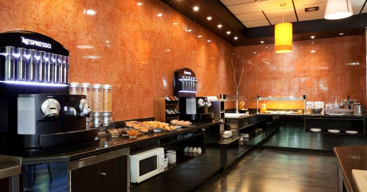 Een foto van de faciliteiten bij Senator Barajas Hotel