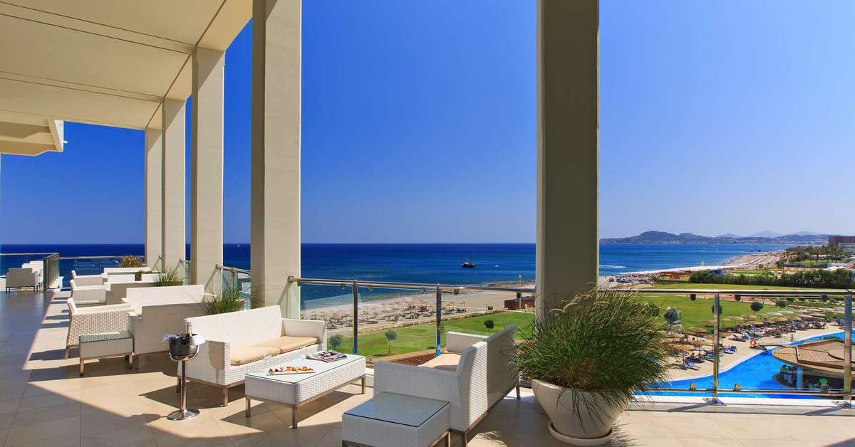 Ein Foto von der Terrasse im Elysium Resort & Spa