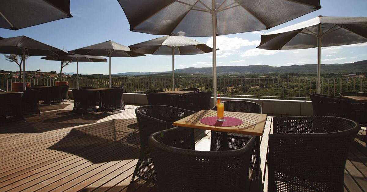 Een foto van het terras bij Hotel Casino Chaves