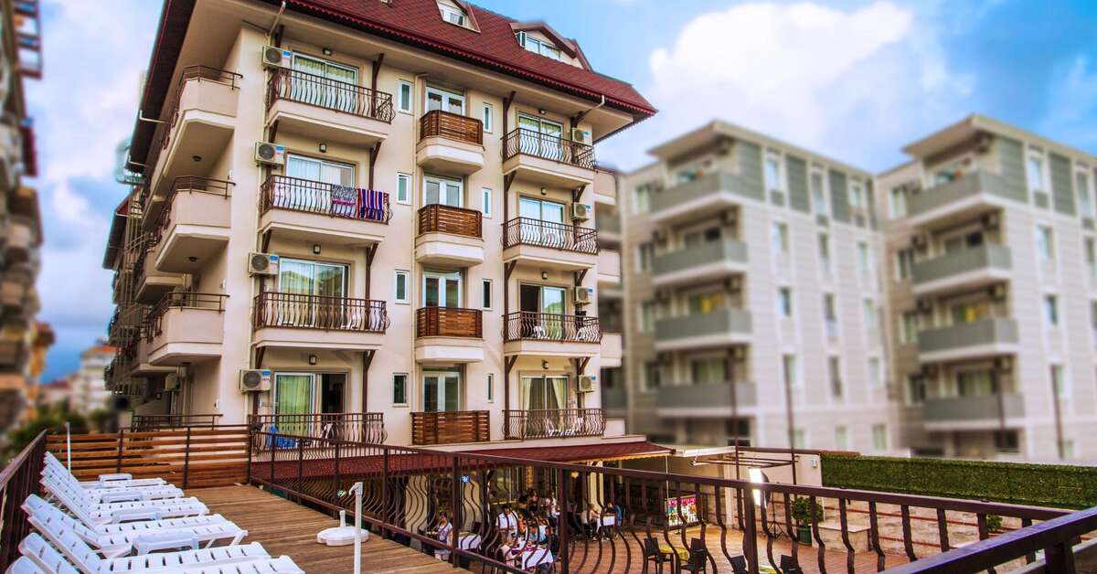 Ein Foto von der Außenansicht des Oba Time Hotel