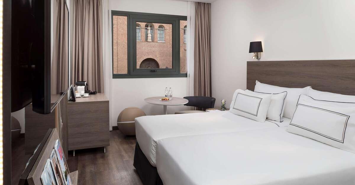 Ein Foto Melia Madrid Serrano