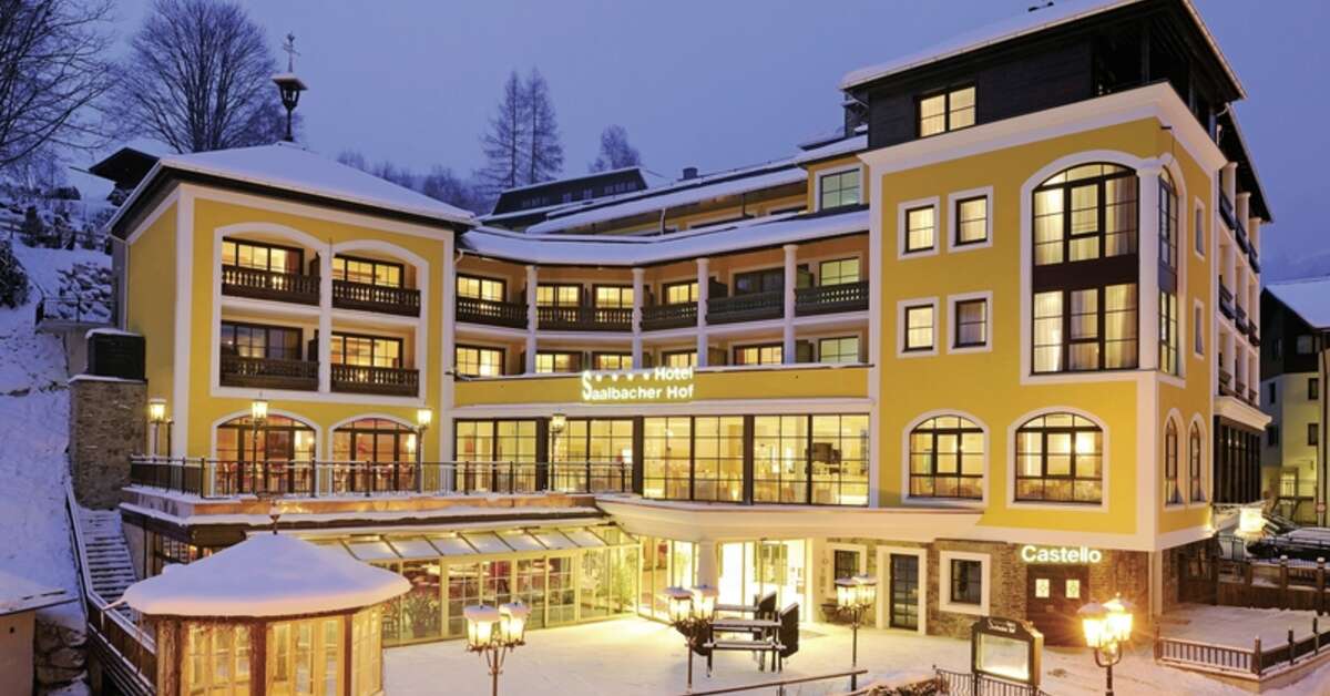 Een foto van de buitenkant van Hotel Saalbacher Hof