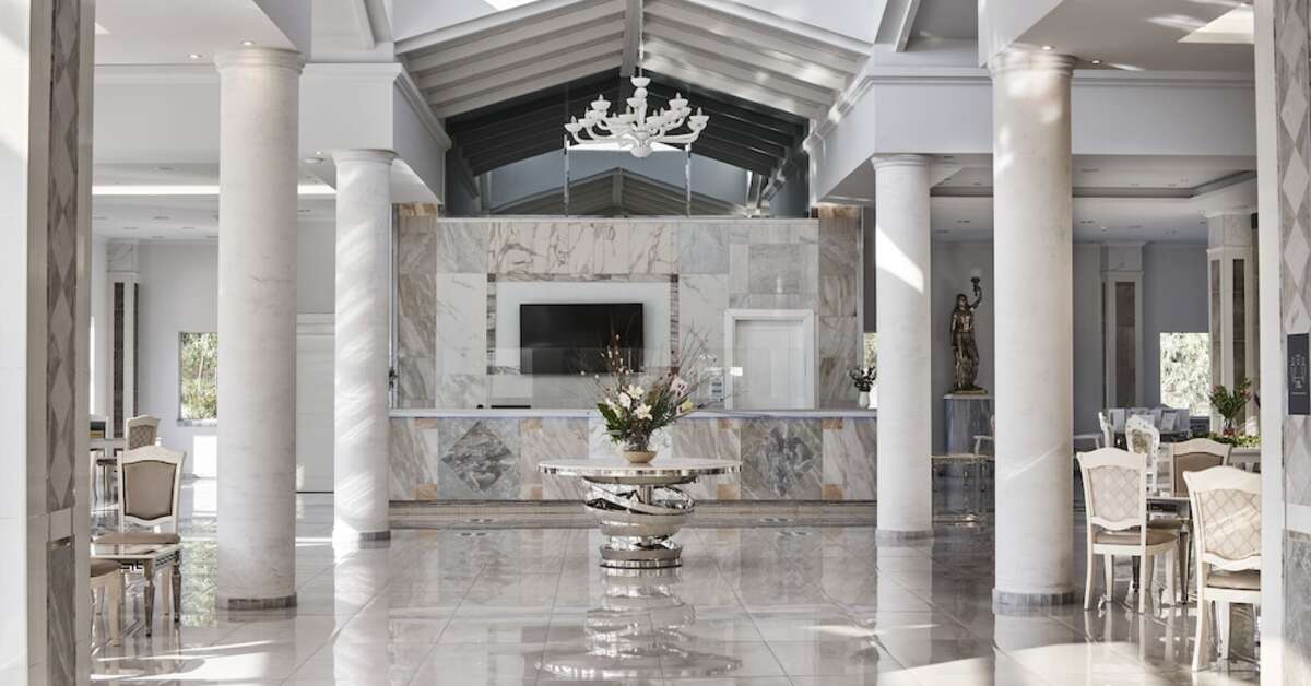 Een foto van het interieur van Sandy Beach & Villas