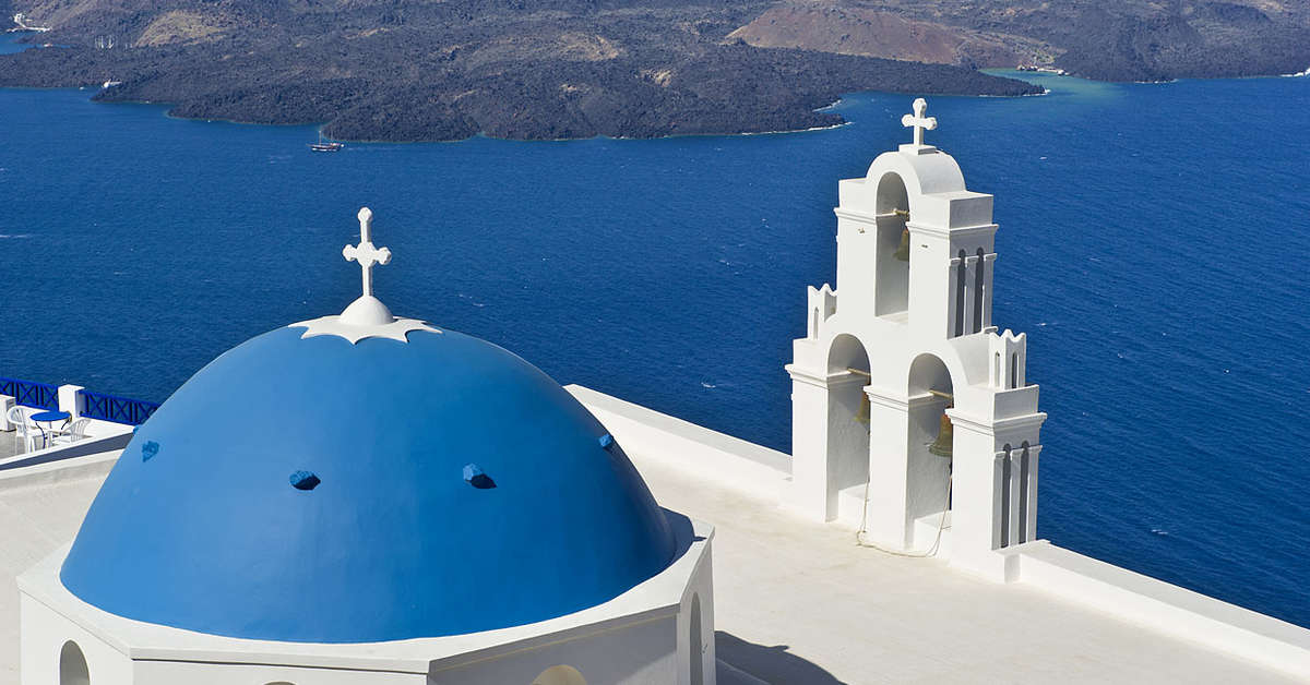Een foto van de buitenkant van Santorini Palace Hotel