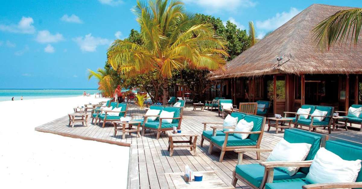 Een foto van het terras bij Meeru Island Resort & Spa