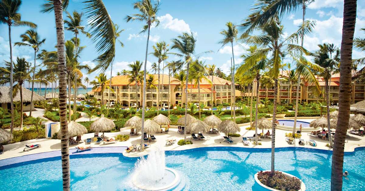 Een foto van het zwembad bij Hotel Majestic Elegance Punta Cana