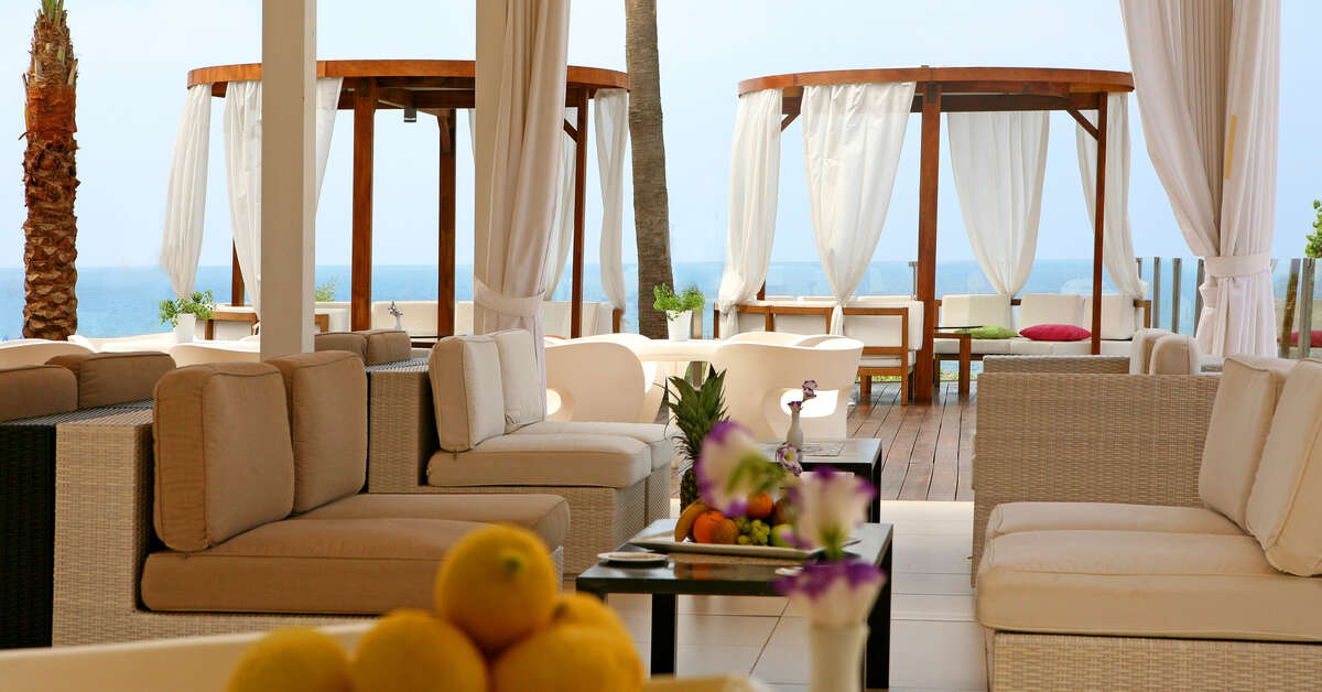 Ein Foto von der Terrasse im Napa Mermaid Hotel & Suites