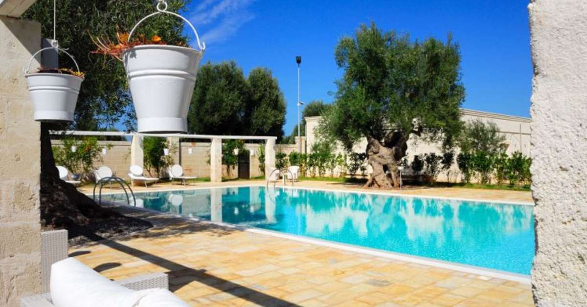 Een foto van het zwembad bij Masseria Torre del Diamante