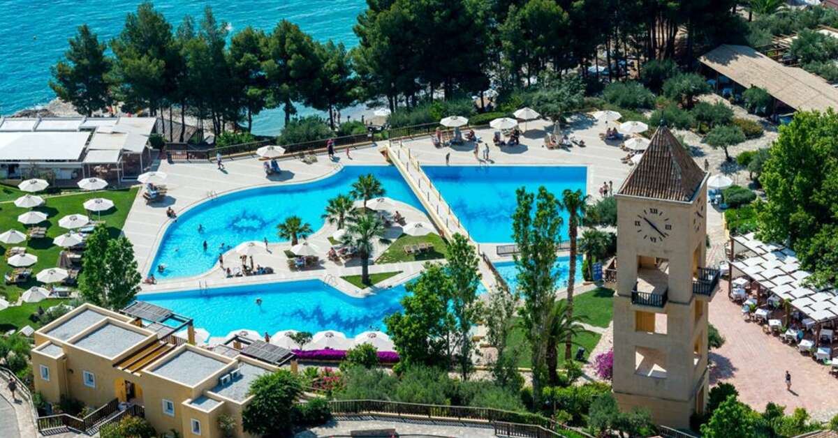 Een foto van het zwembad bij Candia Park Village