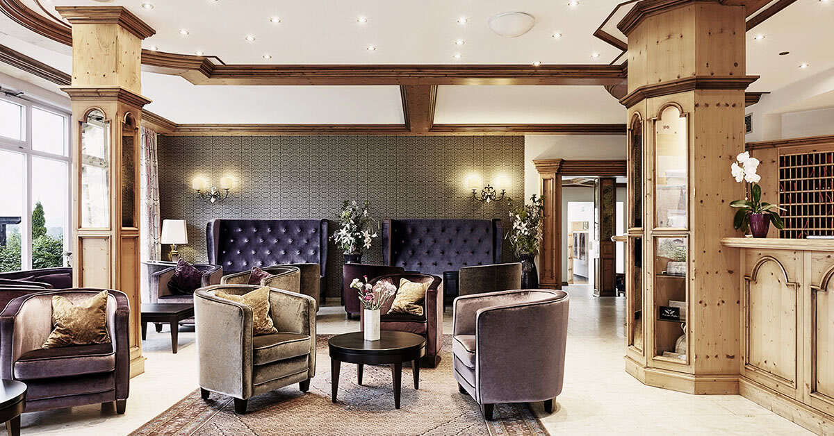 Een foto van het interieur van Burghotel Am Hohen Bogen