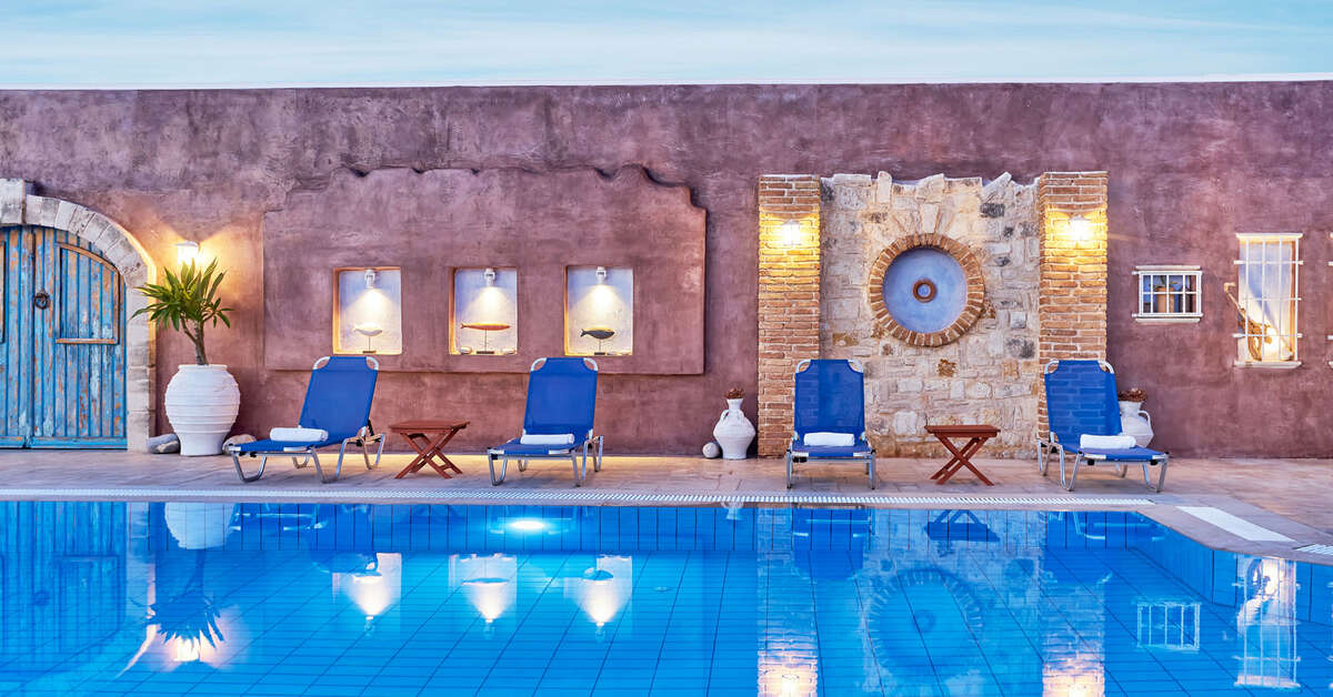 Ein Foto vom Pool im Golden Bay Hotel