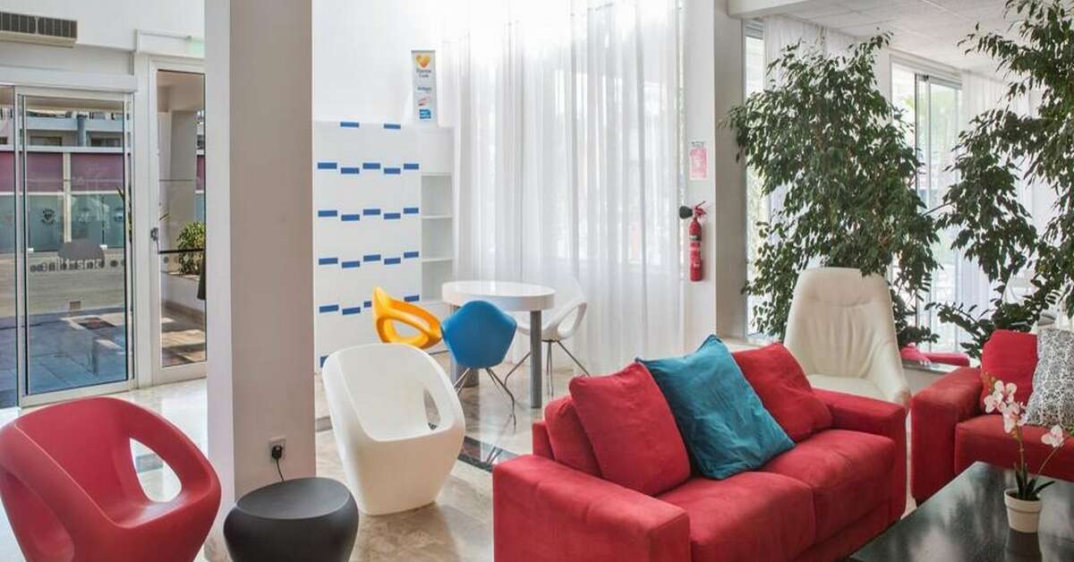 Een foto van het interieur van Napa Jay Hotel