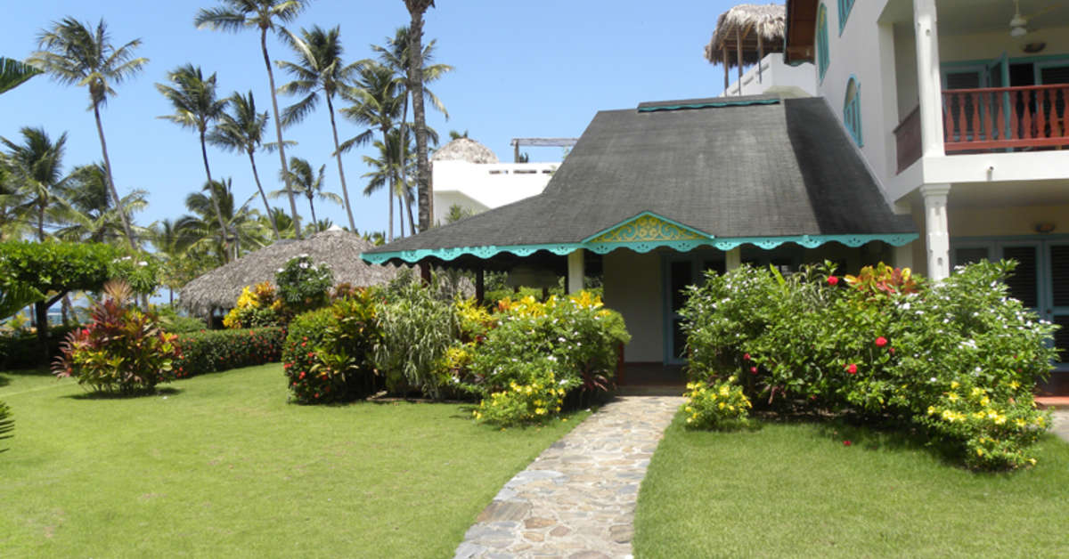 Een foto van de buitenkant van Hotel Playa Colibri