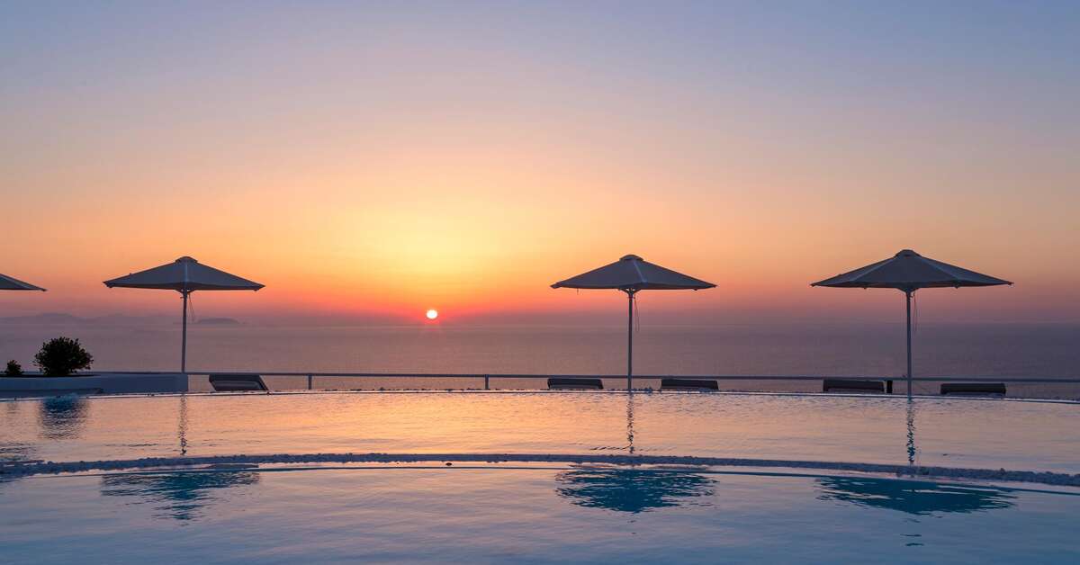 Een foto van het zwembad bij Amber Light Villas