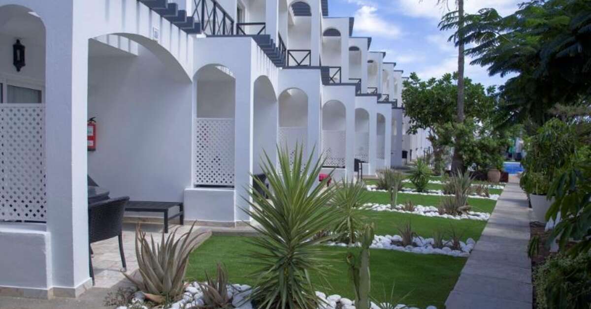 Een foto van de buitenkant van Vista Bonita LGTBIQ+ Resort