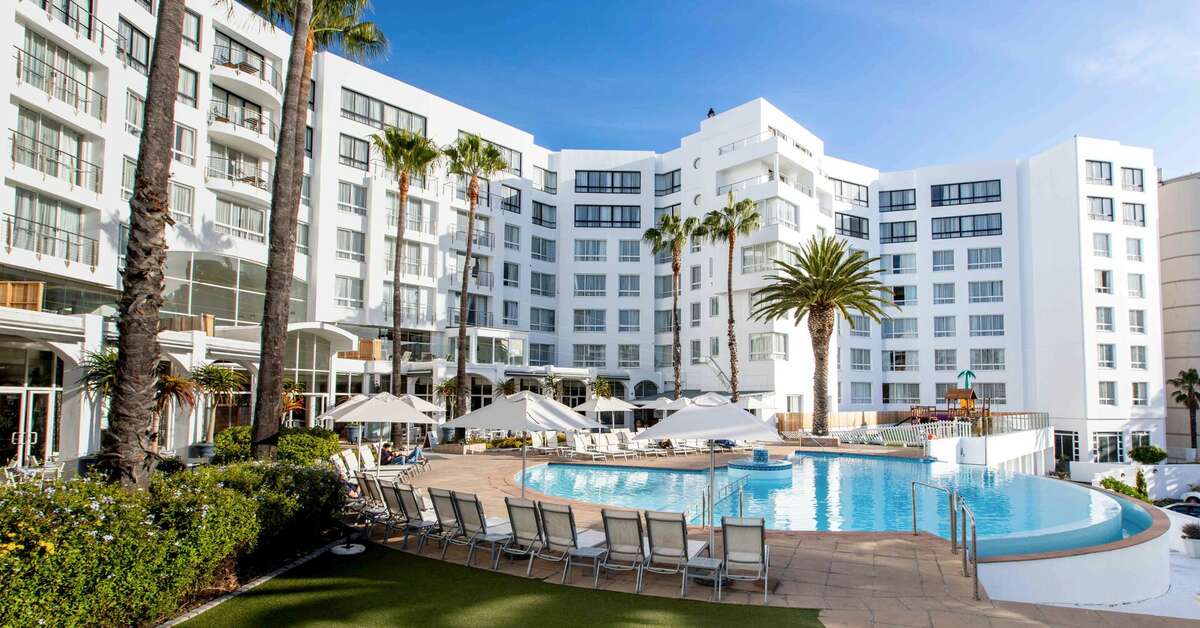 Een foto van The President Hotel