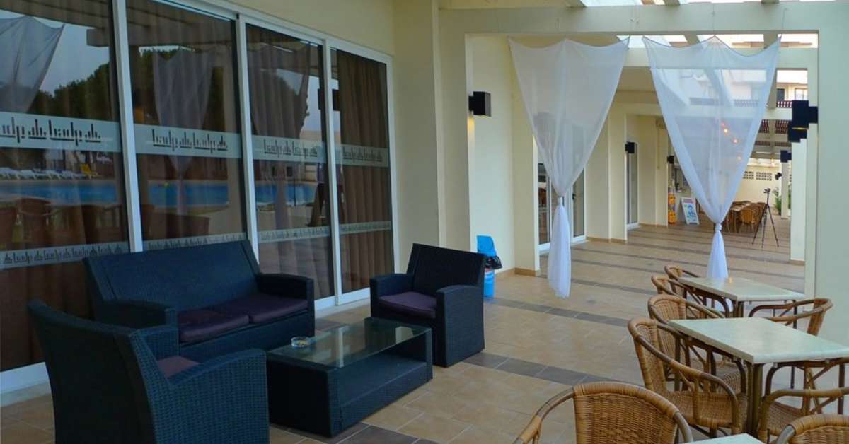 Een foto van het terras bij Albufeira Sol Hotel & Spa