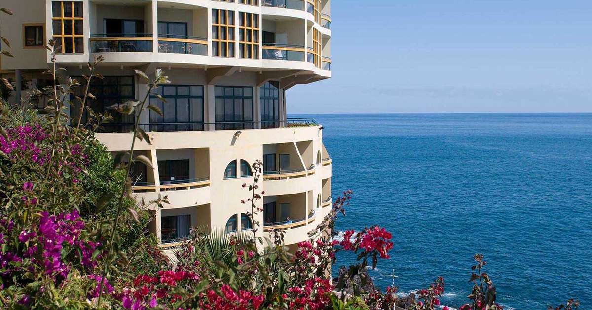 Een foto van de buitenkant van Pestana Vila Lido Madeira