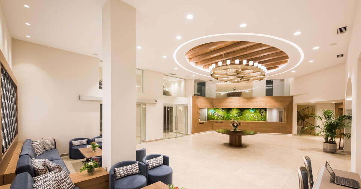 Een foto van het interieur van Nana Golden Beach