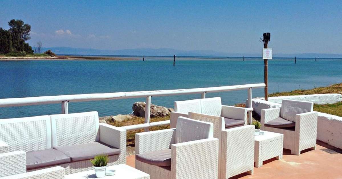 Een foto van het terras bij Club Del Sole Tenuta Primero Grado Family Collection