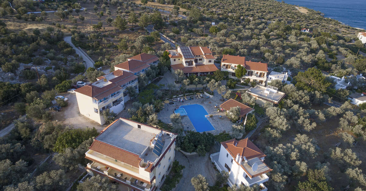 Een foto van Limnionas Bay Village